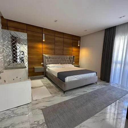 Sunset Apartment *