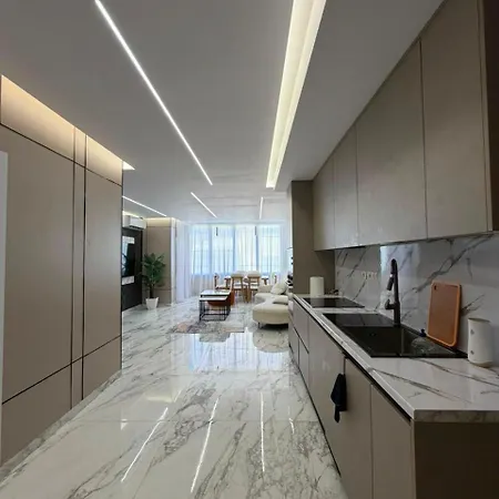 Sunset Apartment *